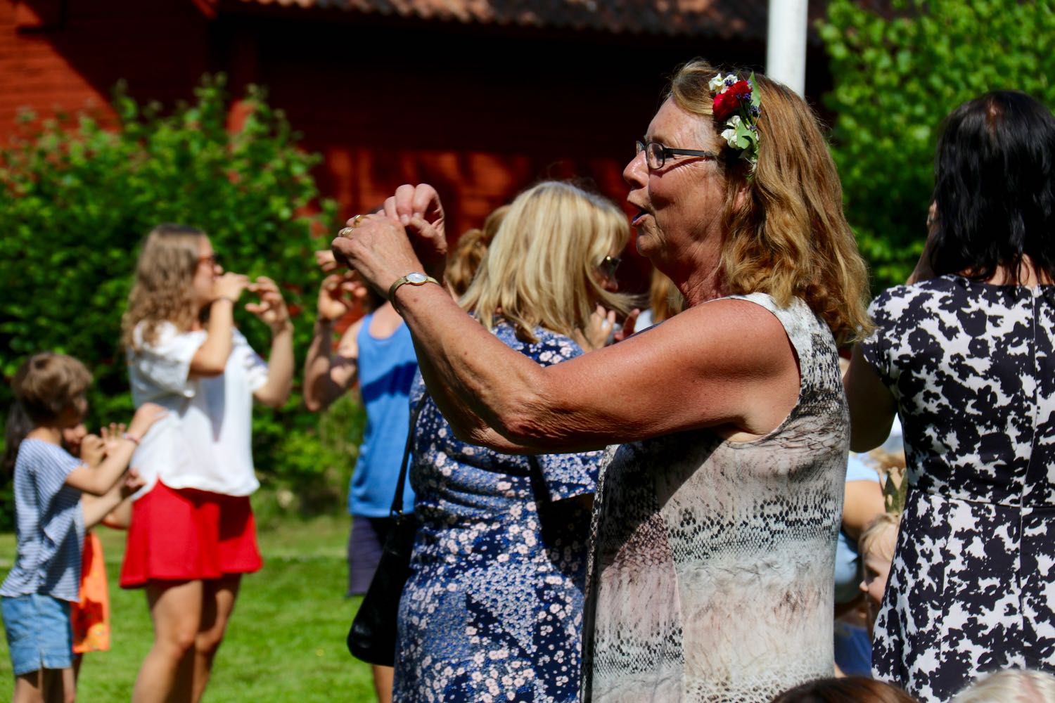 Die Begeisterung an Midsommar kennt keine Grenzen. (Foto Andrea Ullius)