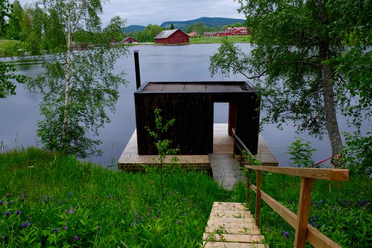 Die neue Sauna in modernem schwedischem Design. (Foto Andrea Ullius)