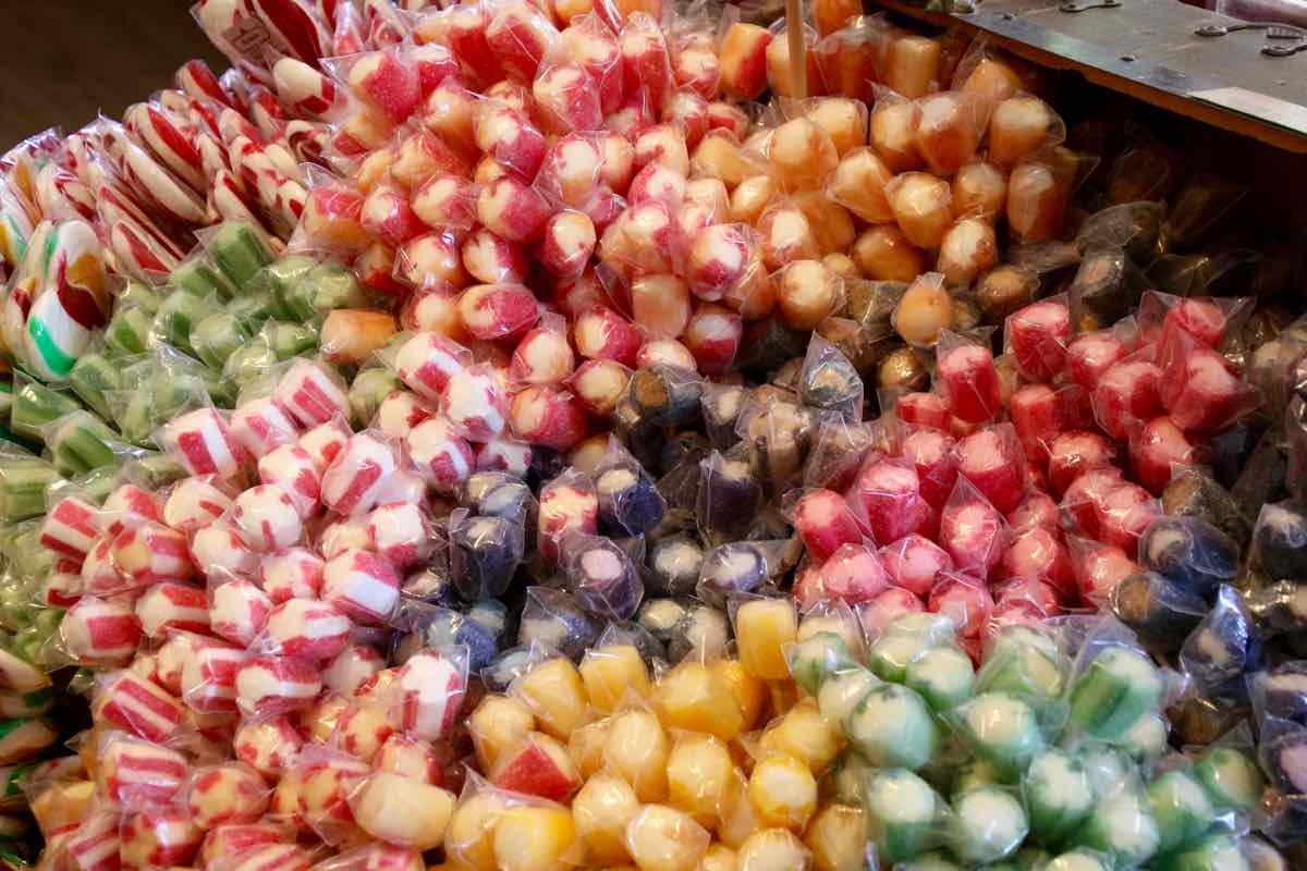 Süssigkeiten in allen Farben und Geschmacksrichtungen. (Foto: Andrea Ullius)
