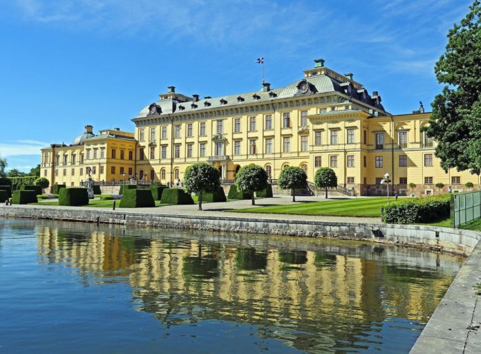 hpgruesen-drottningholm-palace-2419776_1920.jpeg